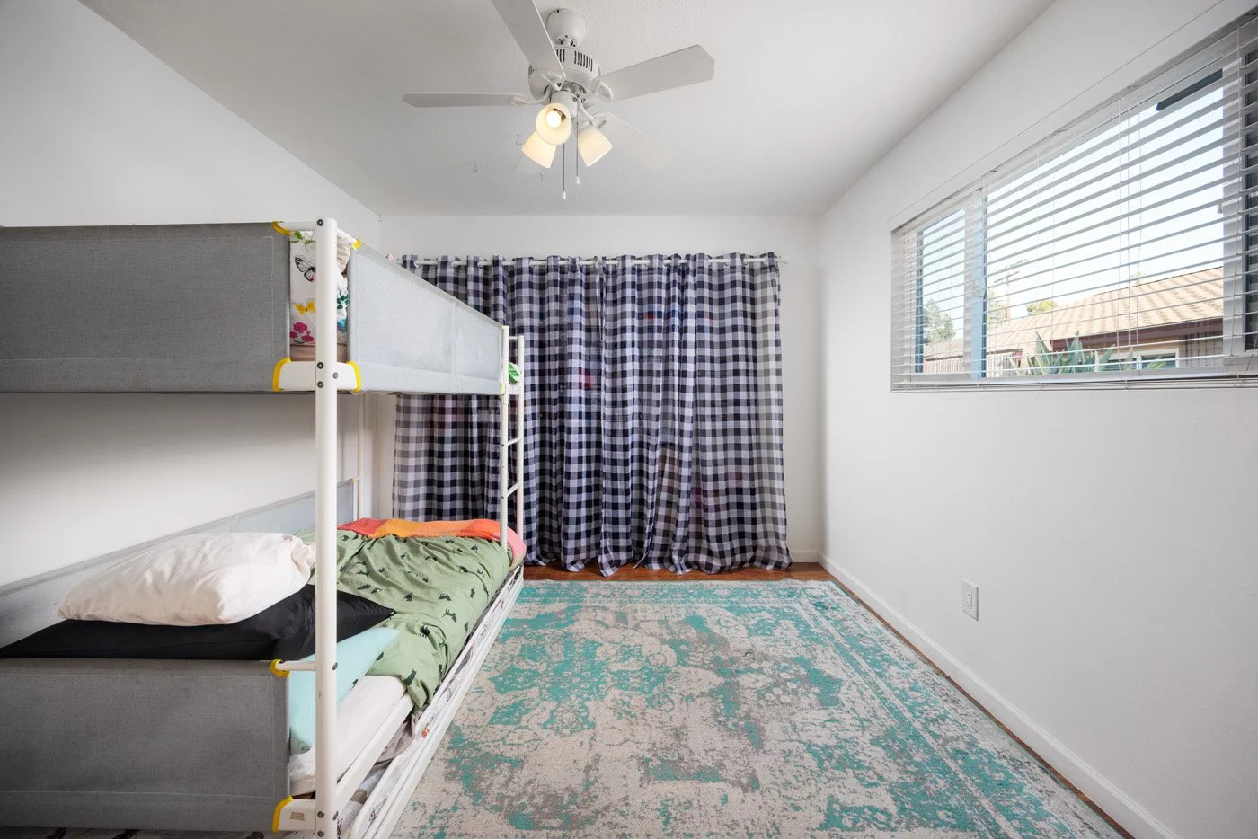 17962 Irvine Blvd_0212.jpg