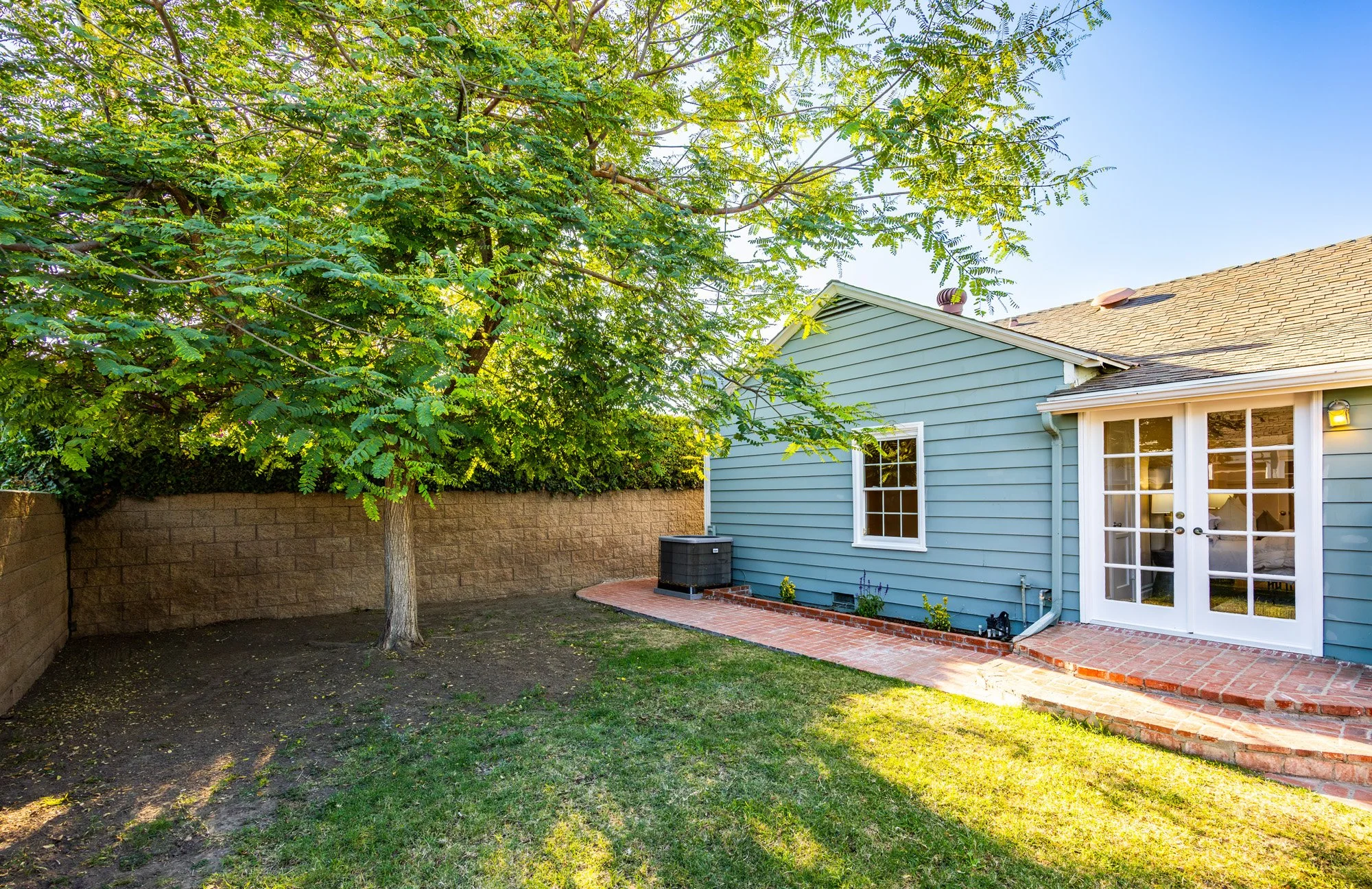 1026 W 19th St 0406.jpg