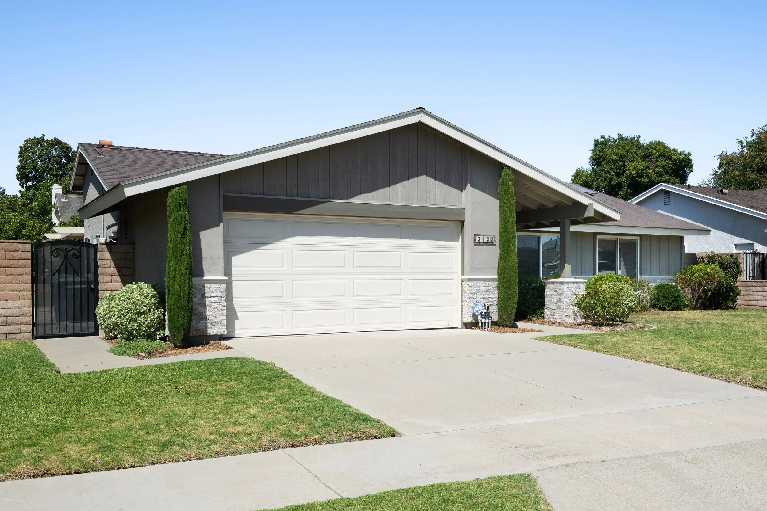 3133 N Driftwood St_03.jpg
