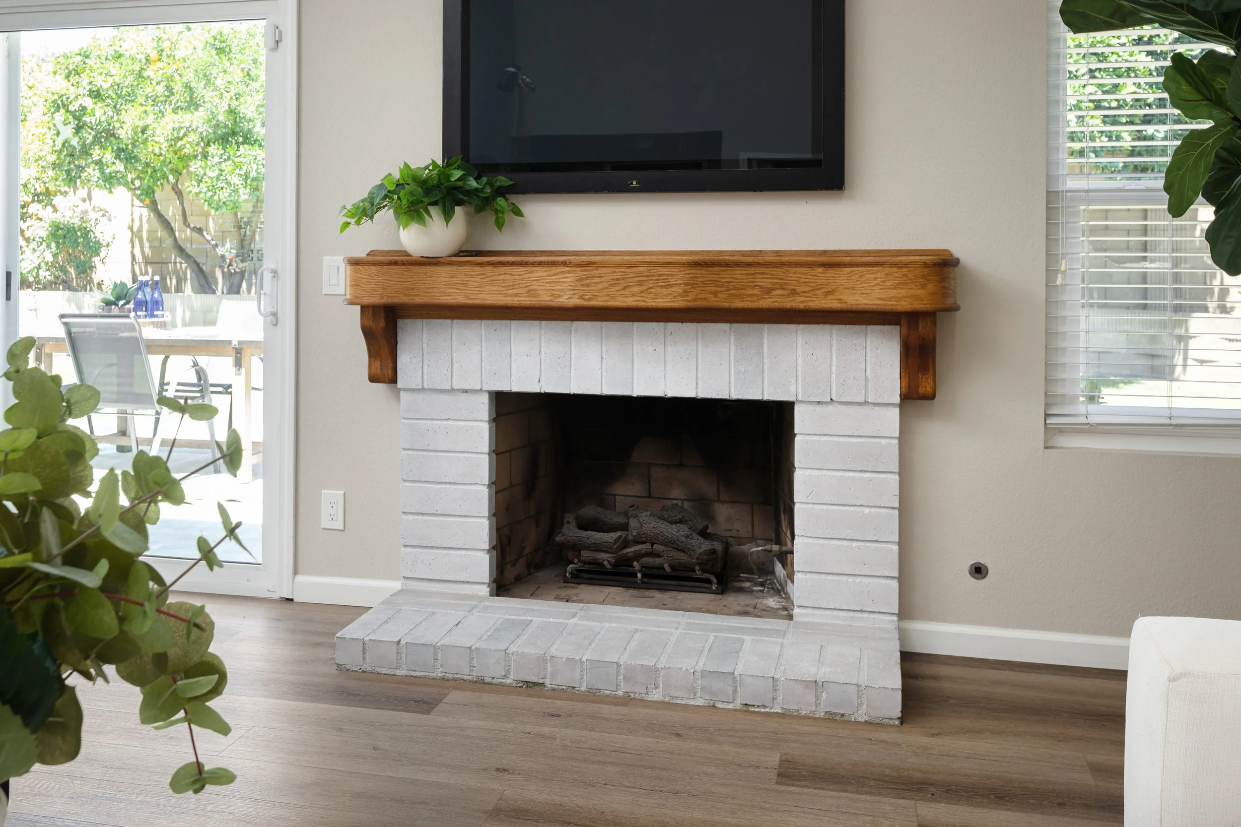 3133 N Driftwood St_09.jpg