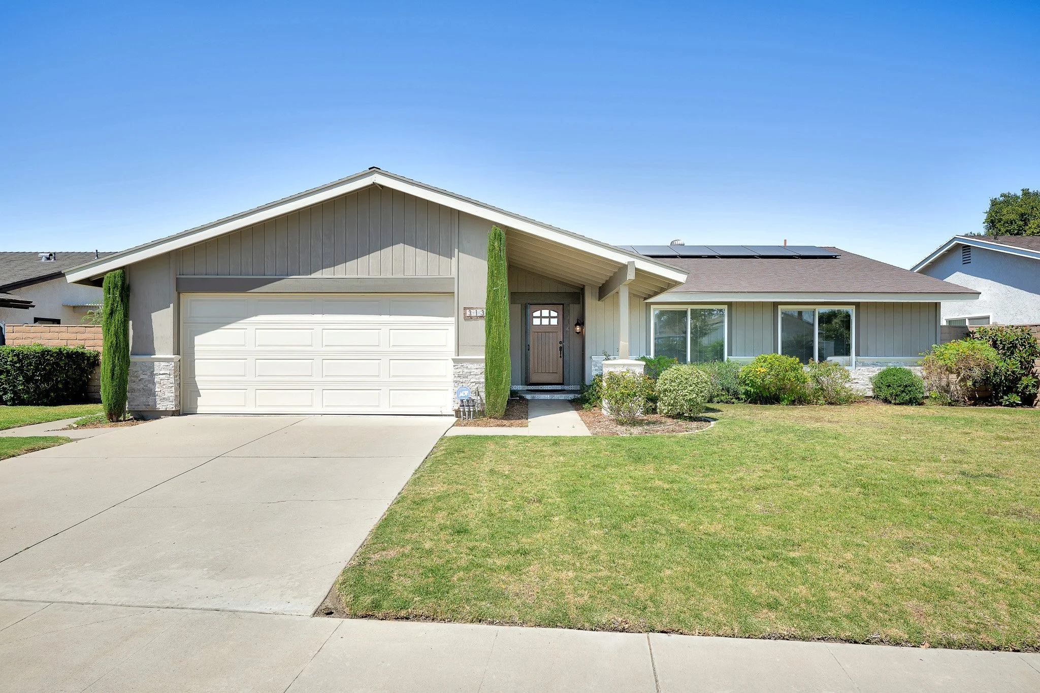 3133 N Driftwood St_01.jpg