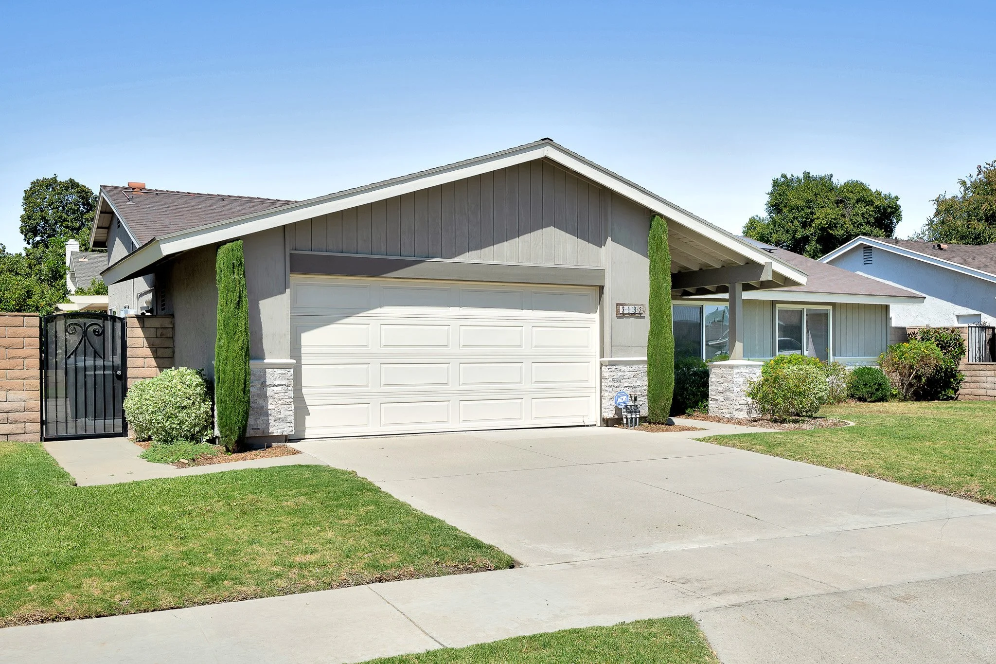 3133 N Driftwood St_03.jpg