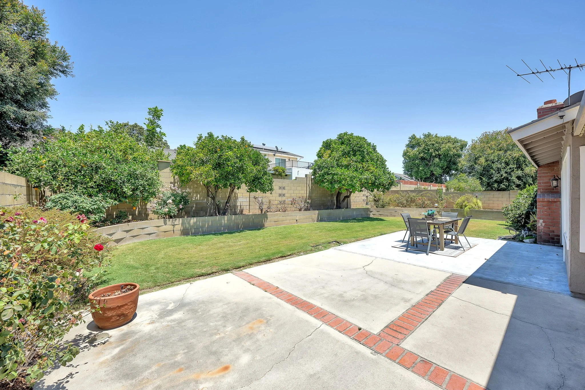 3133 N Driftwood St_27.jpg