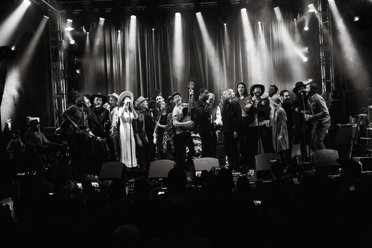 Leon Bridges et al