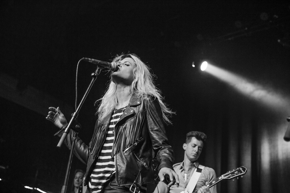 Alison Mosshart and Mark Ronson