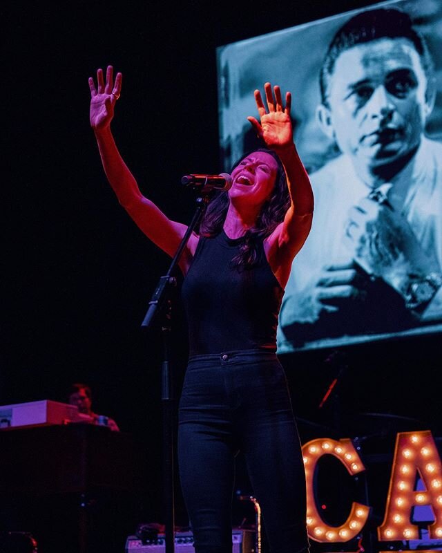 @joy__williams had us in tears with her gorgeous rendition of One... Tearing up just thinking about it!  Sublime.  Thank you Joy!! 🙏🙌 #cashfest 📸 @chrisphelps