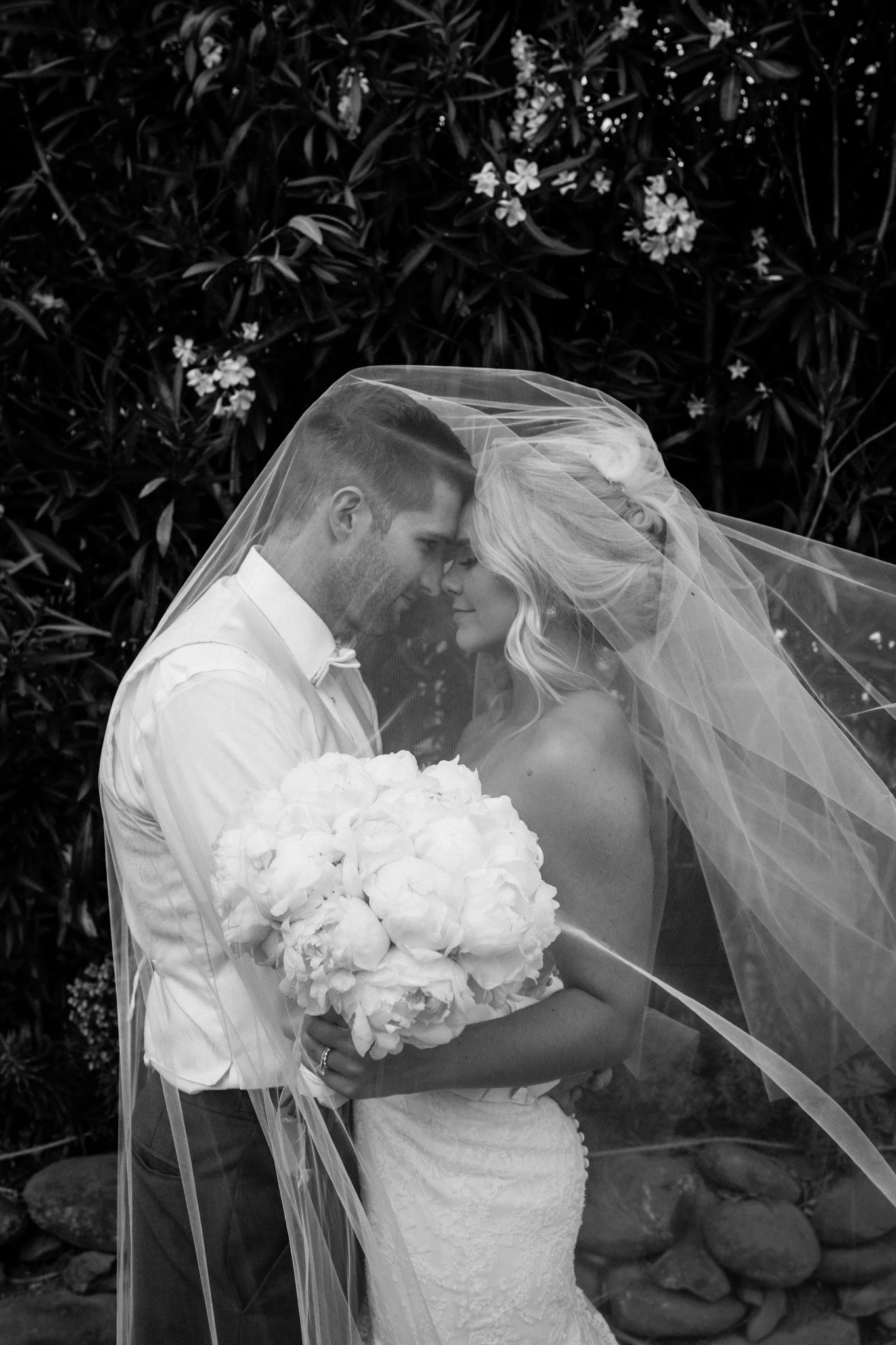 Bride and groom portrait Elliston Vineyard Sunol.jpg