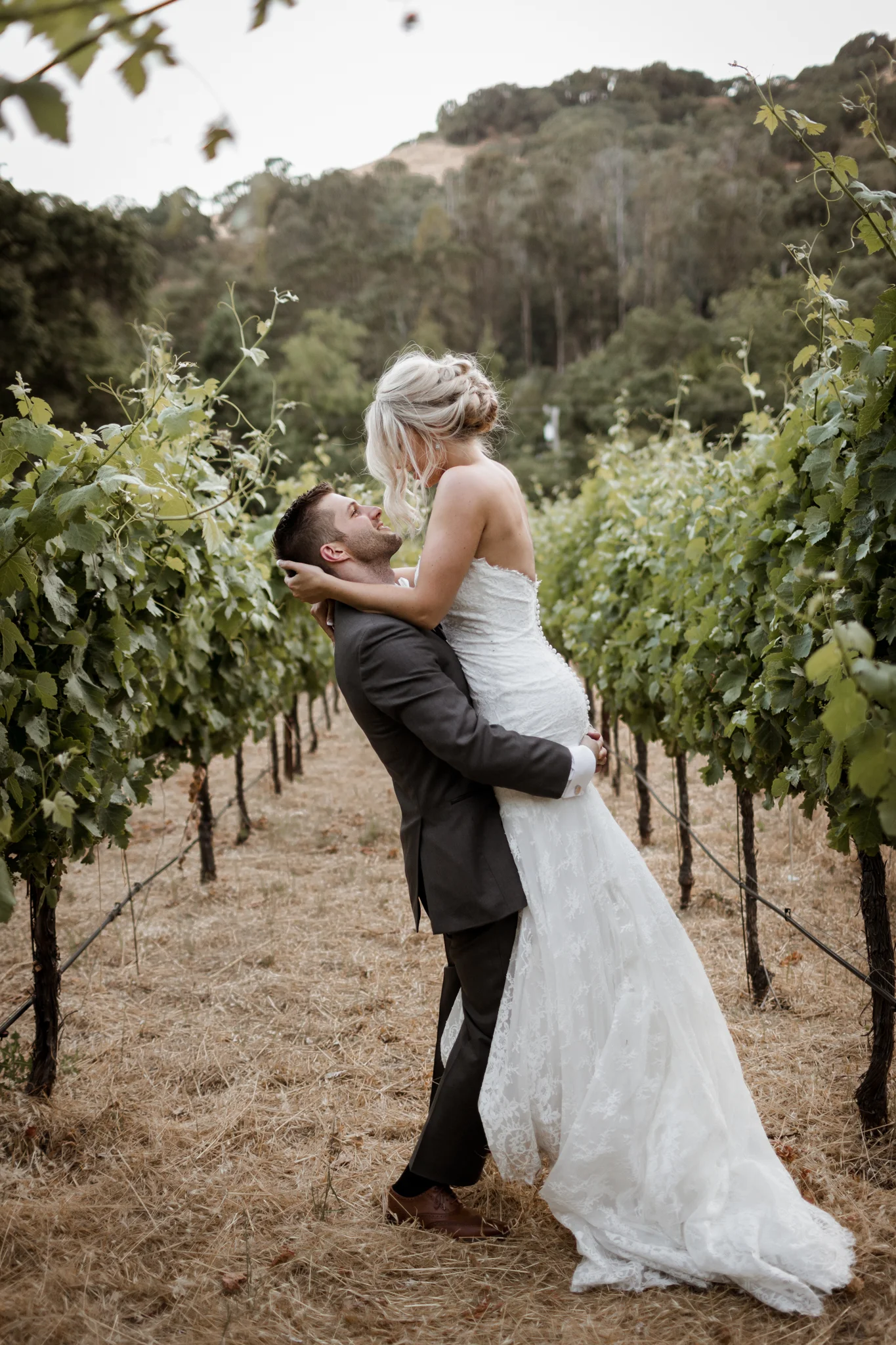 Bride and Groom Portraits Elliston Vineyard Sunol.jpg