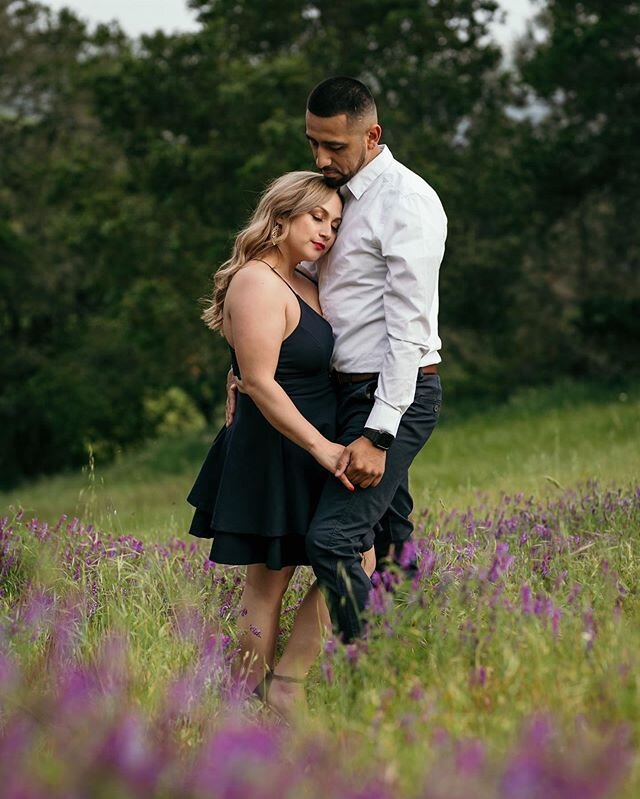 So excited that Northern California is starting to open back up and allow engagement sessions!! Ready to frolic through fields with all my new couples 🥰