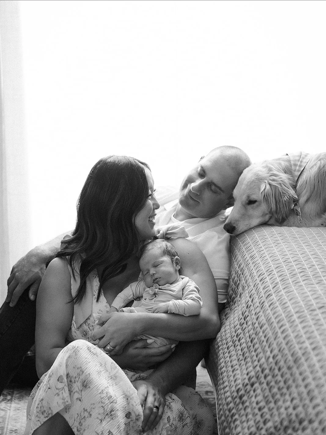 When 3 become 4 🤍 
I still remember the day we captured little Nala coming home and now, three years later, she’s officially a big sister to baby S 🥹
Home shoot, newborn shoot, Sacramento photographer