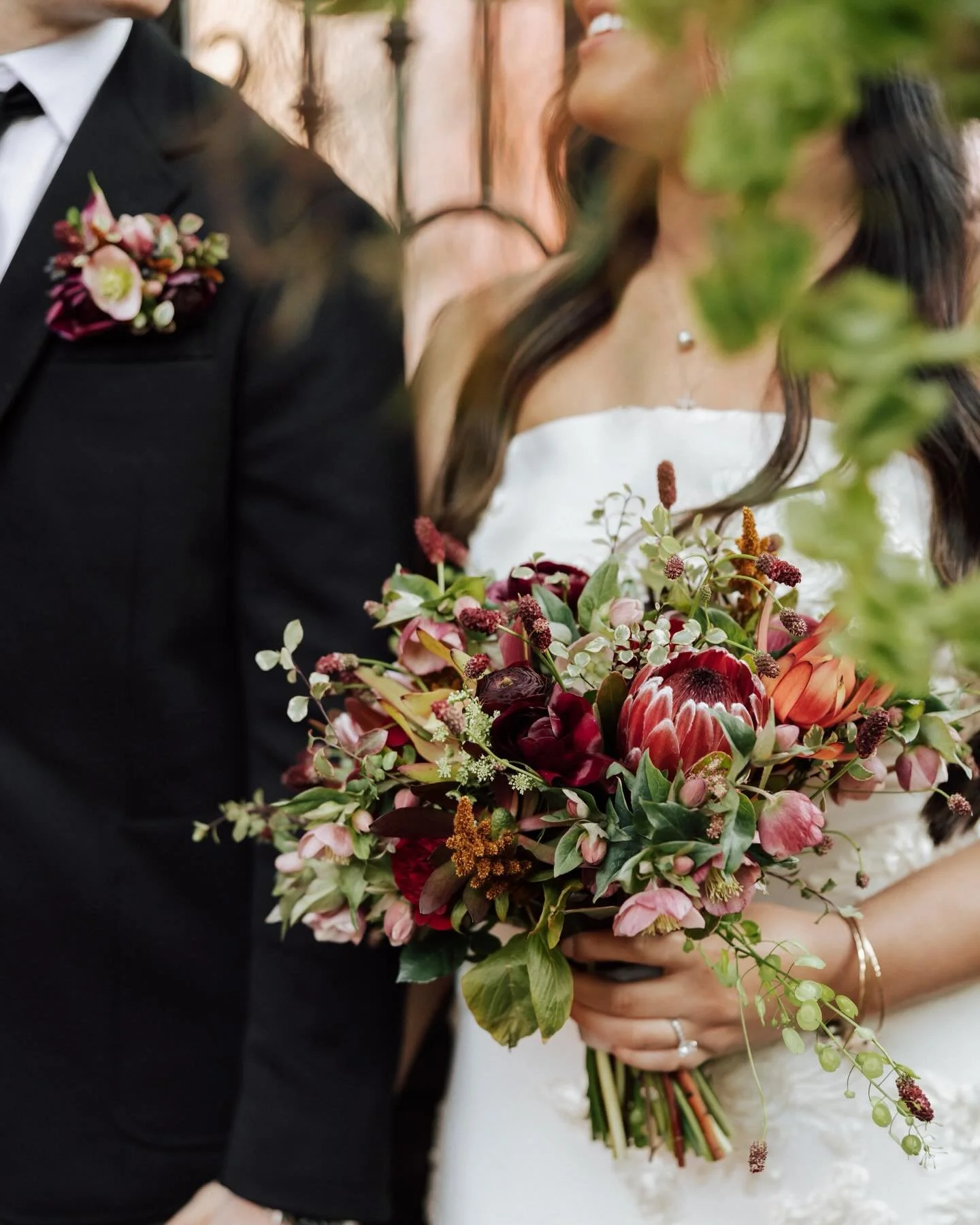 Utterly obsessed with these florals by @strelitzia_weddings_and_events 🤩