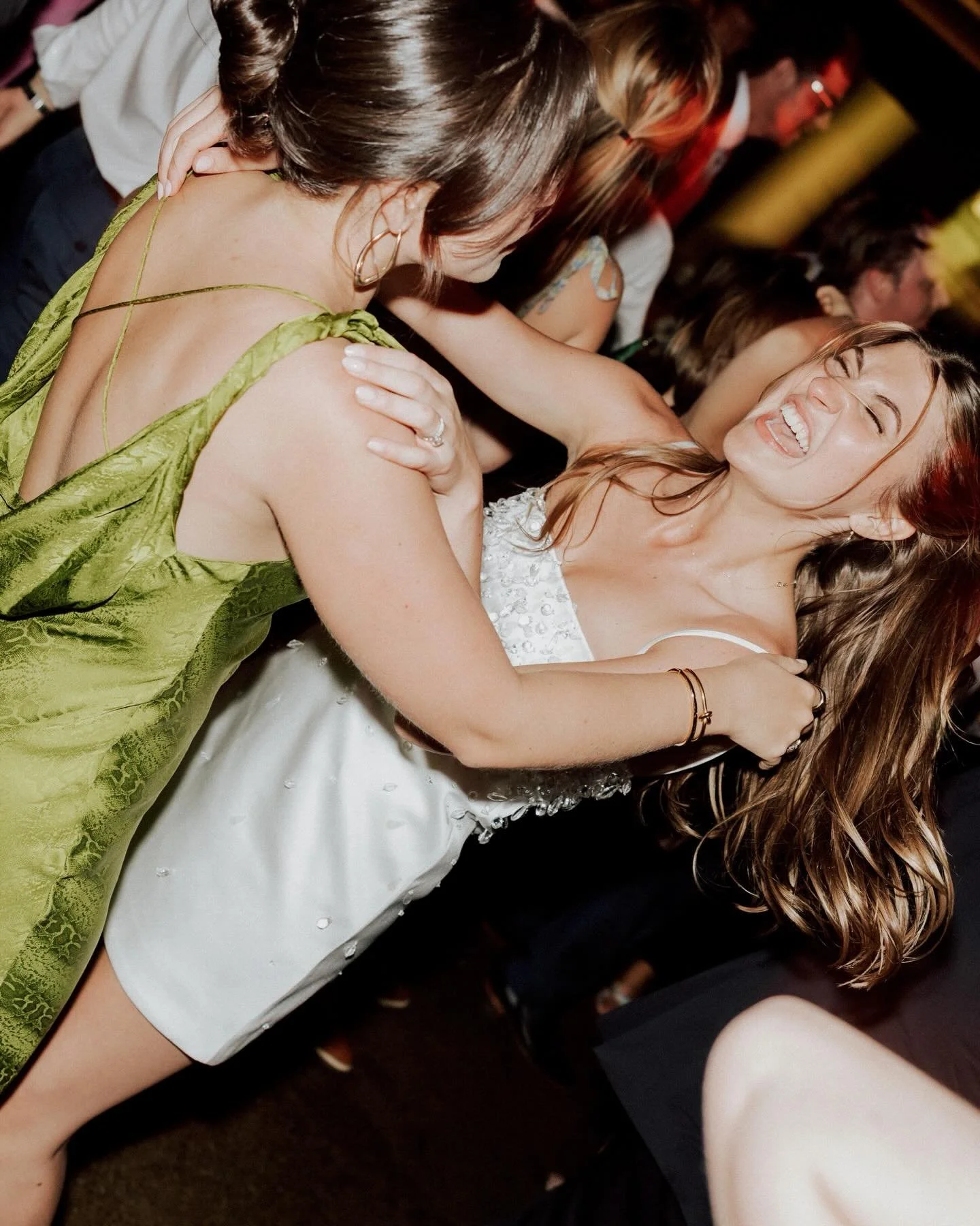 On weekends I get to watch people have the best day of their life and it&rsquo;s pretty cool!

PS a live band is ALWAYS a good idea ⚡️
-
Photography: @nicolaleighphoto
HMU: @kayy.hairstylist @christireynoldsbeauty 
Floral: @fignvine 
Bakery: @flouran