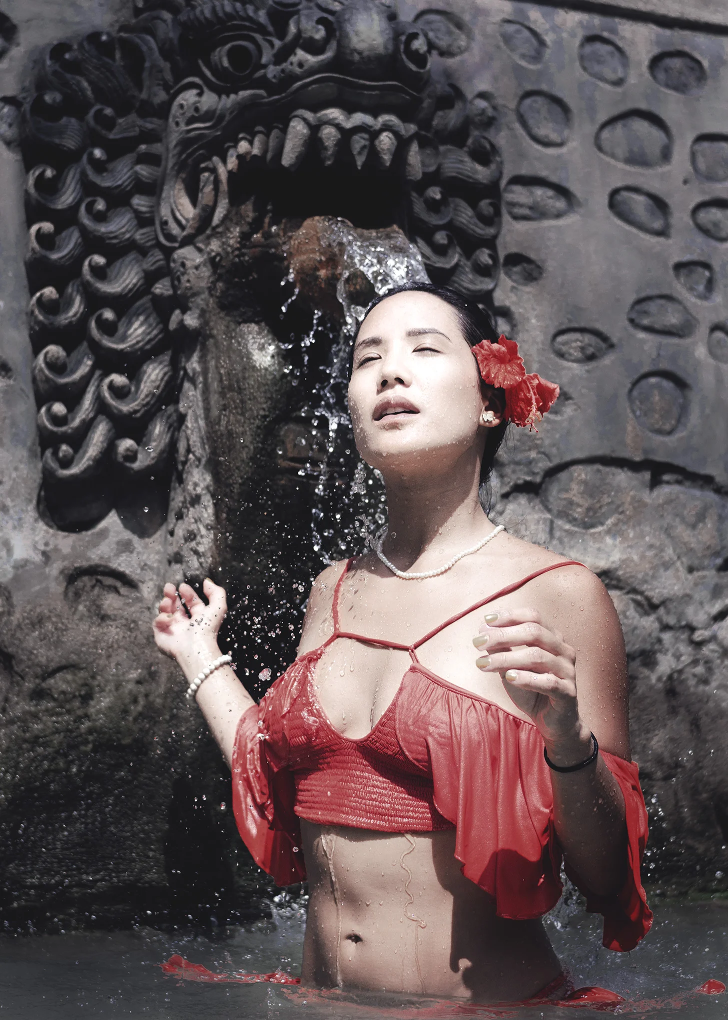 4-Janet-AIR-PANAS-RED-DRESS-2019-WEB-ohne-LOGO.jpg