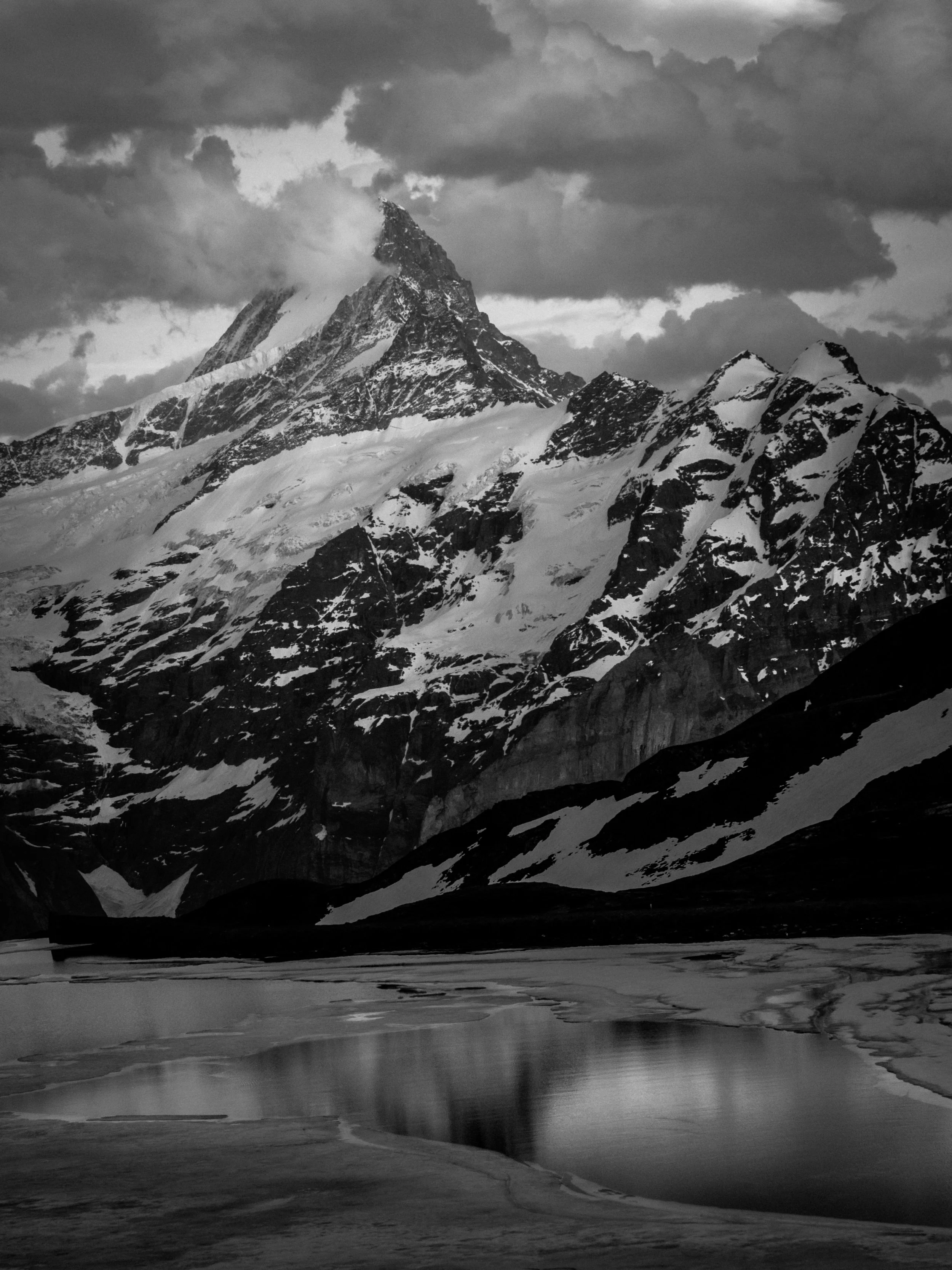 Grindelwald Mountains-BnW_Serie-2022-WEB-27.jpg