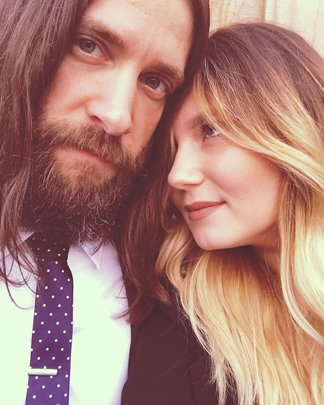 I don't really care about the Mona Lisa
I need a Graceland kind of man who's always on my mind
I wanna show you off every evening
Go out with you in powder blue and tease my hair up high // #sevenyearslater #mylove #velvetelvis