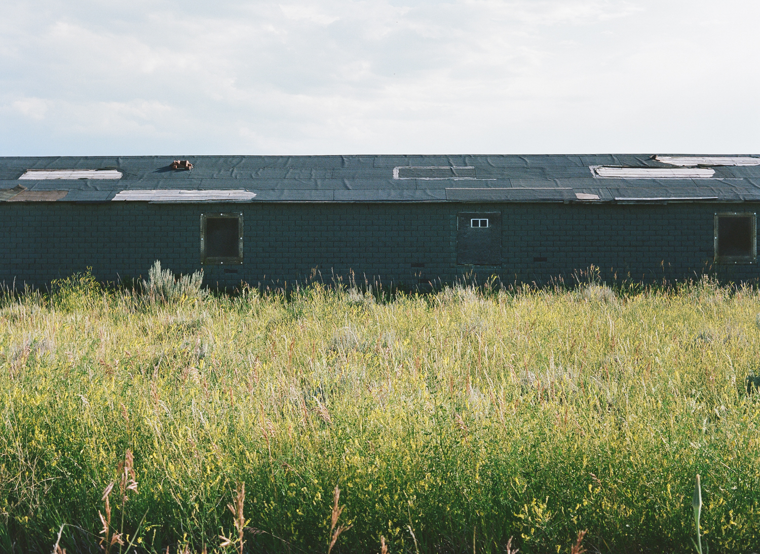 heart_mountain_relocation_center_women_in_wyoming_barracks_02.jpg