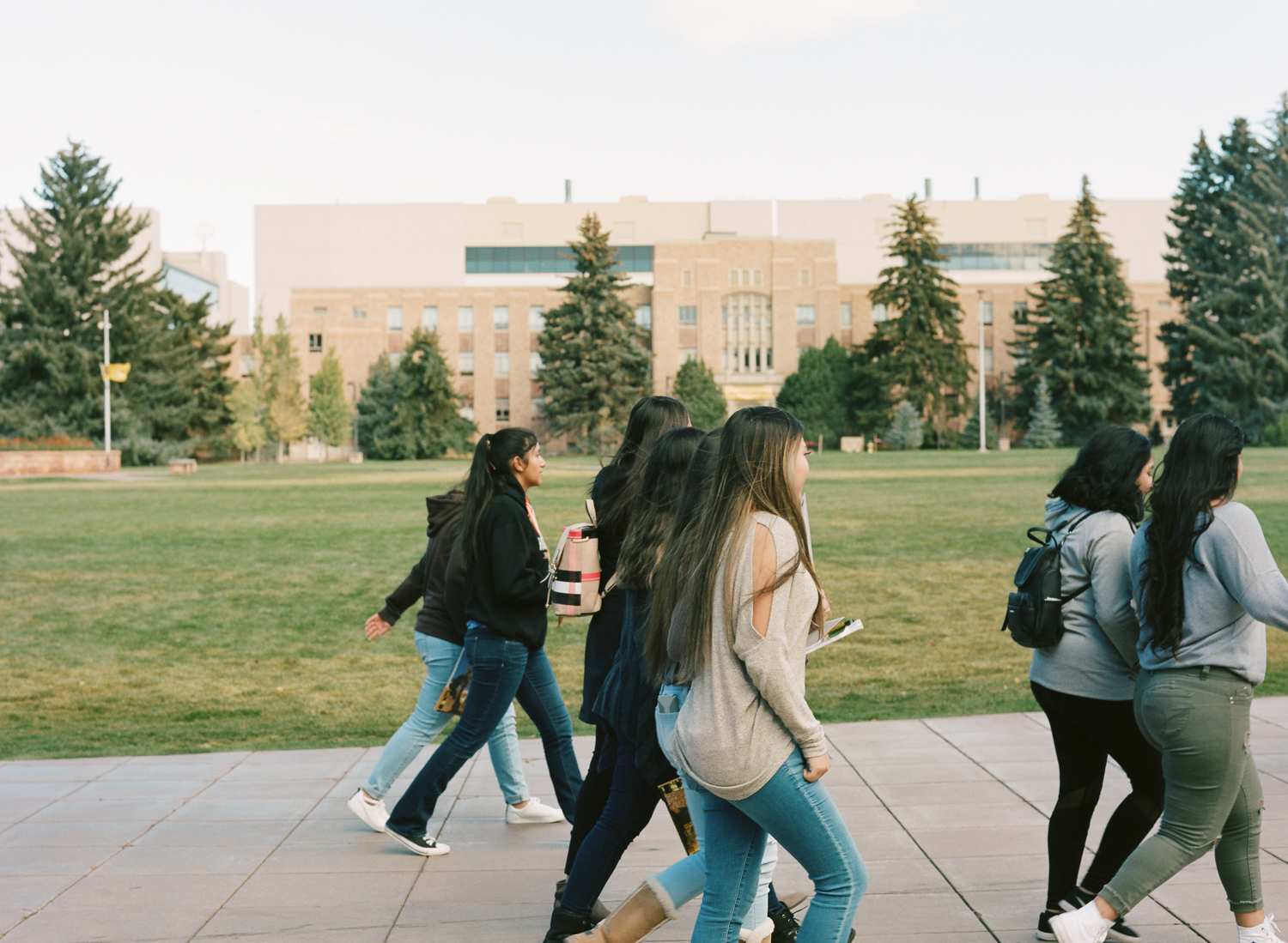 girls_women_in_wyoming_university_of_wyoming_laramie_03.jpg