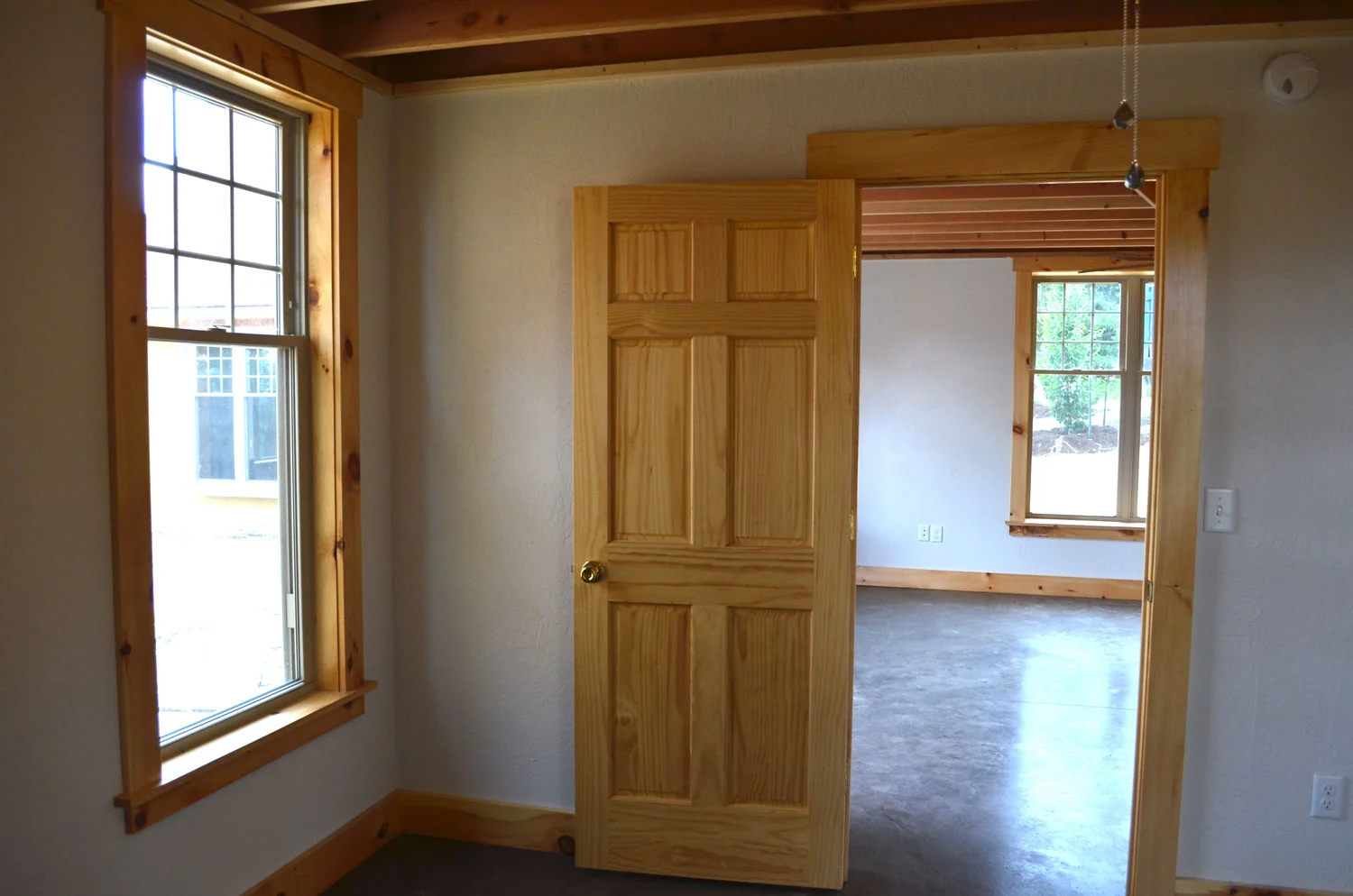 la-bourgade-on-seneca-bedroom-windows-kitchen-rentals.jpg
