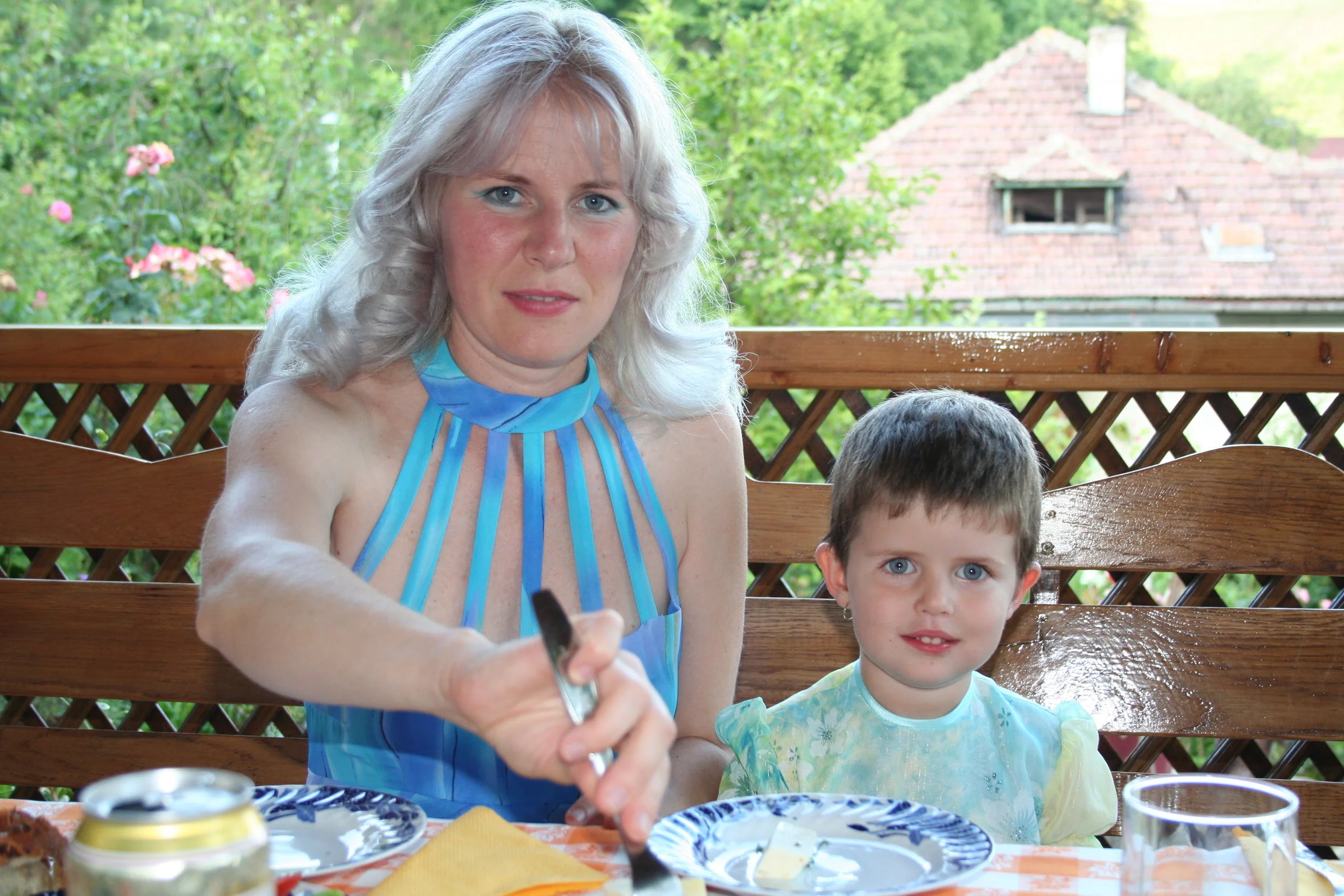 MAMA ȘI FICA
