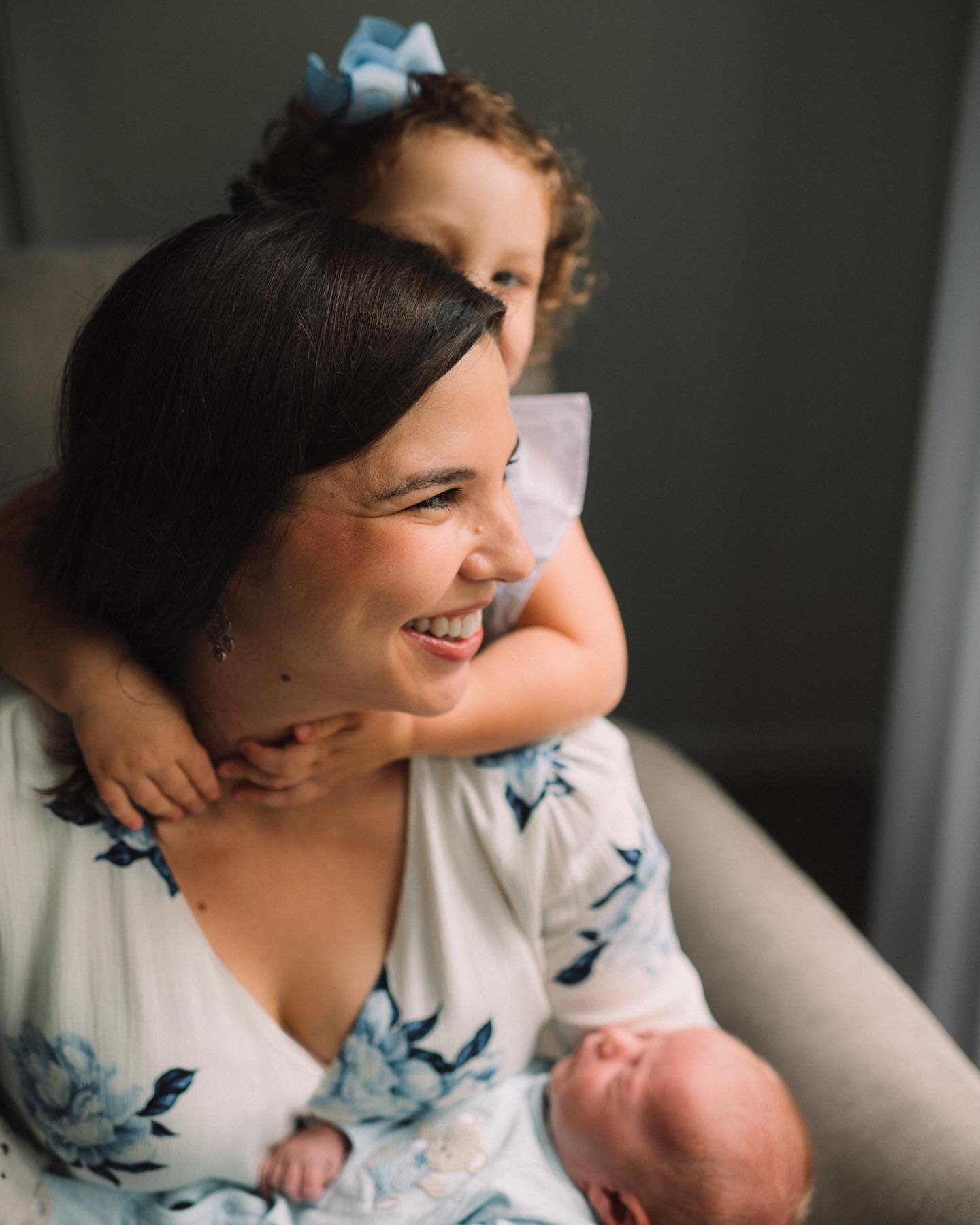 Bringing home your second baby - there&rsquo;s something so special and chaotic and wonderful about this time. For me the experience was so different from when I brought home my first. With my first, I savored all of the quiet moments rocking my baby