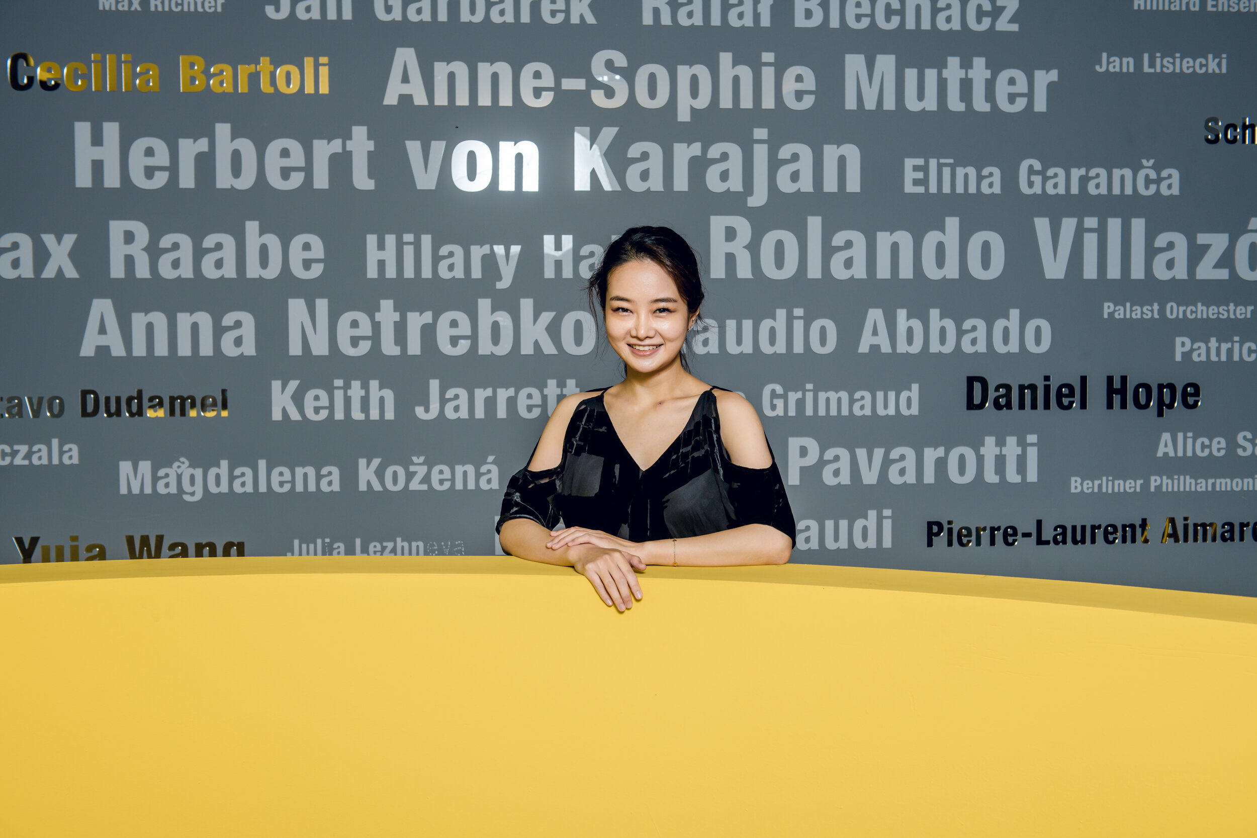 Bomsori Kim Signs with Deutsche Grammophon, Debut Album "Violin on Stage" with NFM Wroclaw Philharmonic and Giancarlo Guerrero 