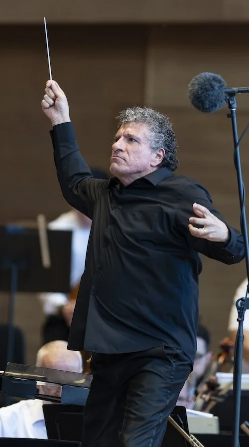 CHICAGO CLASSICAL REVIEW: Guerrero displays can-do versatility with Grant Park Orchestra