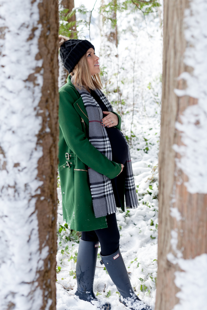 Winter Maternity Photo Session