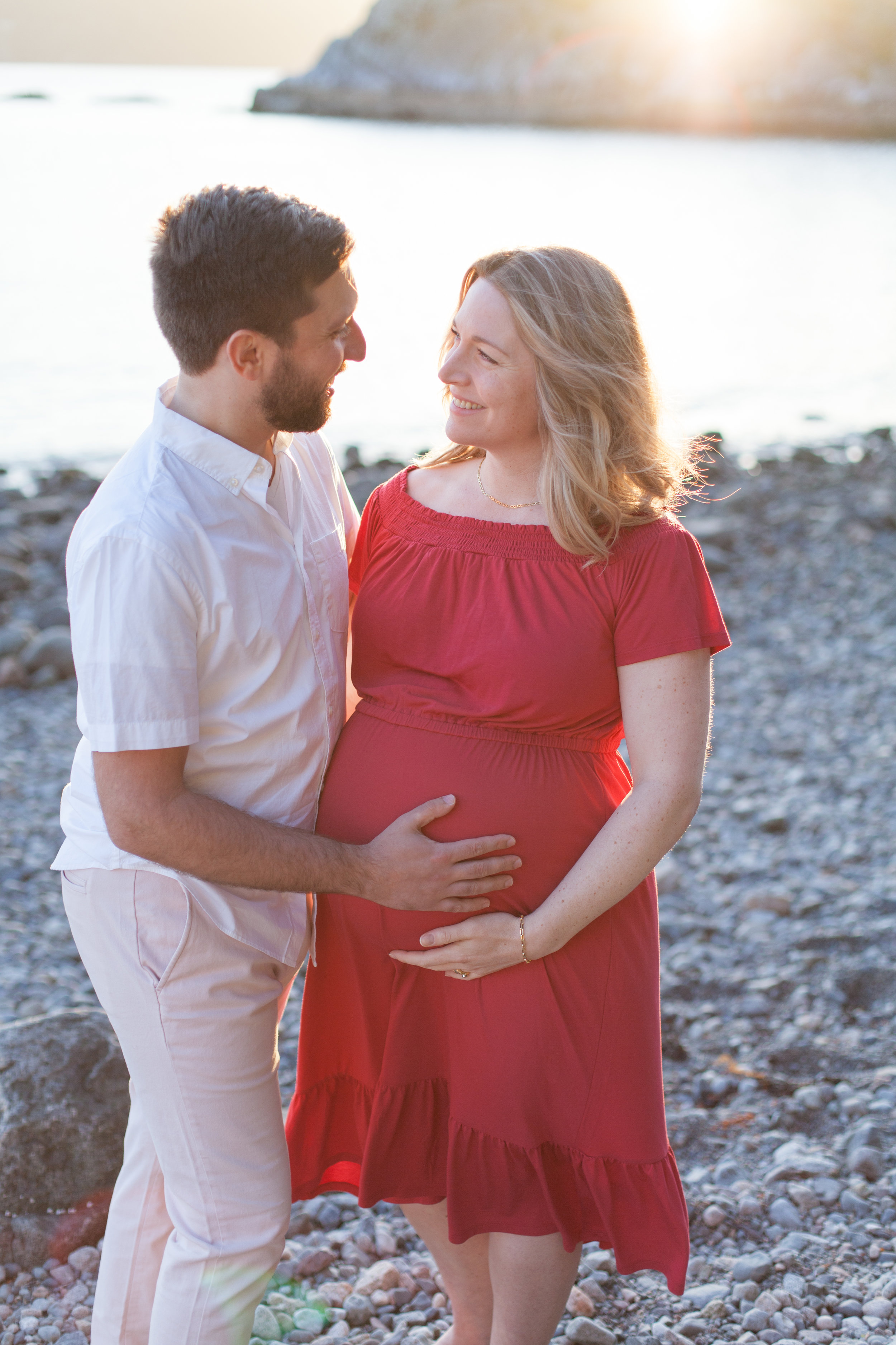 Whytecliff Park Maternity Photos-3.jpg