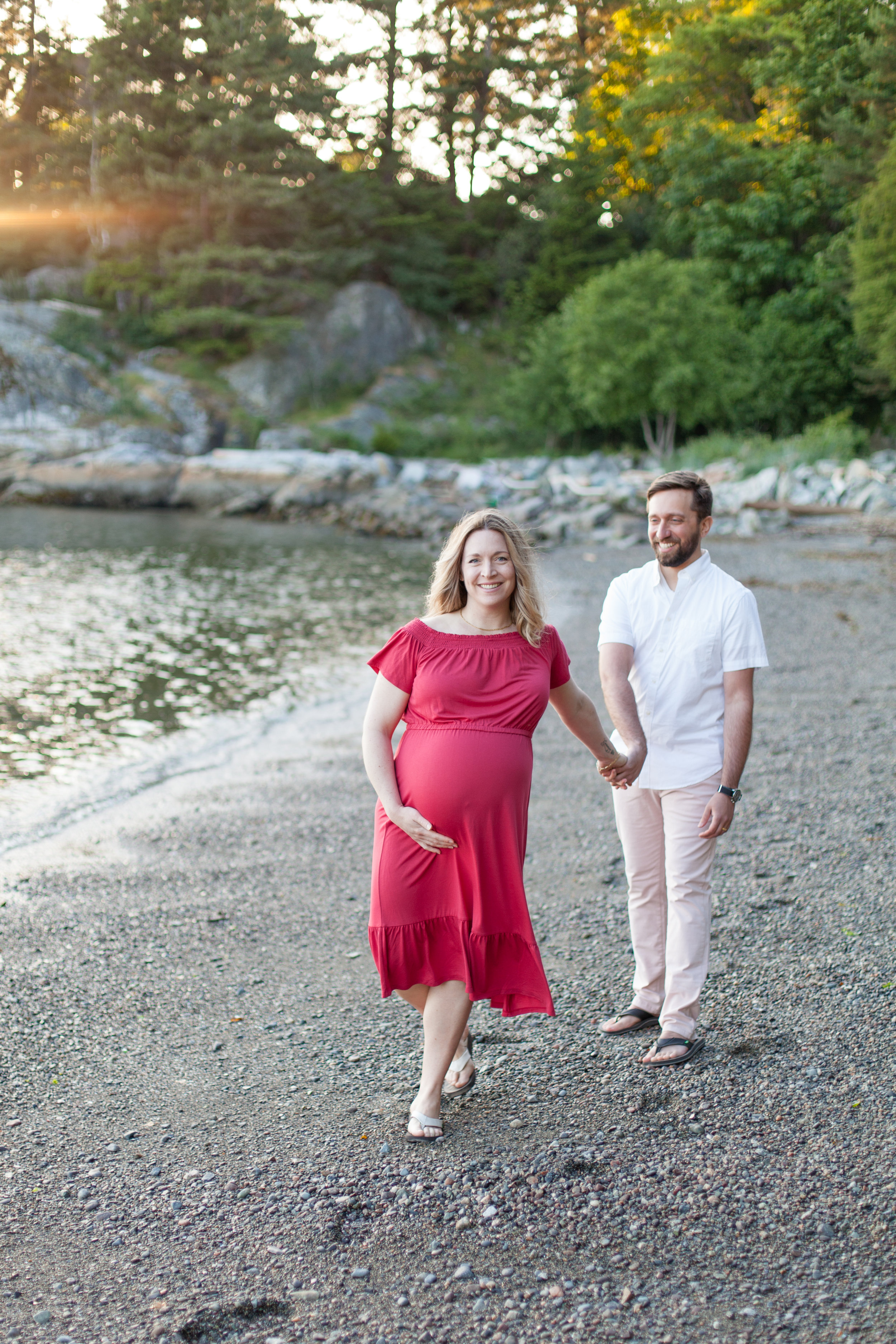 Whytecliff Park Maternity Photos-9.jpg