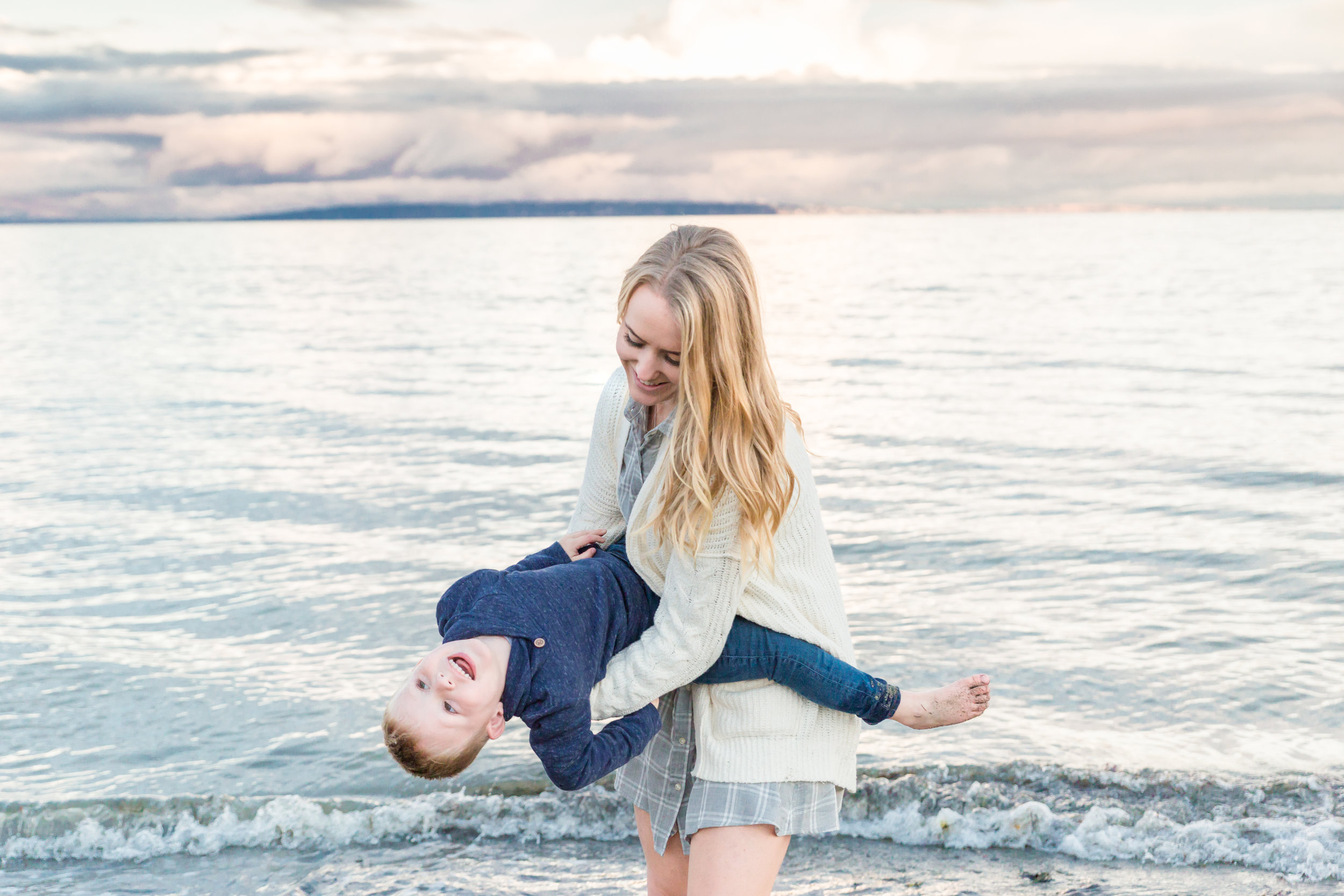 Centennial Beach Family Photos 2018-4.jpg