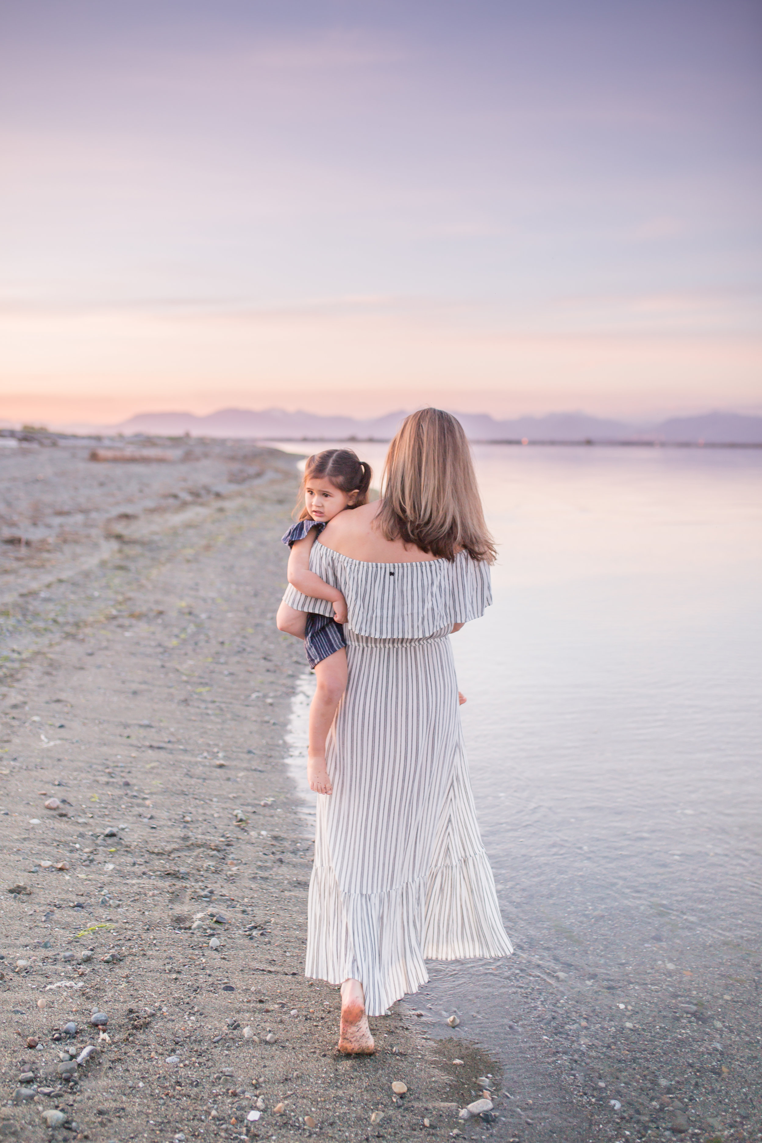 Centennial Beach Motherhood Sessions-7.jpg