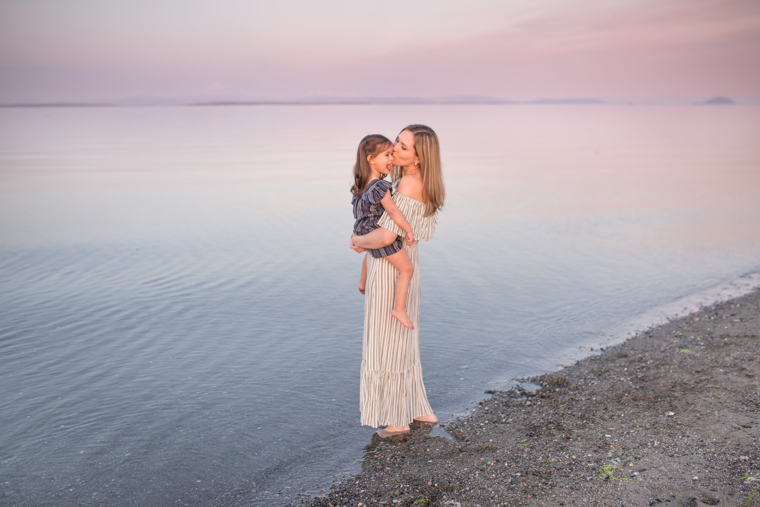 Centennial Beach Motherhood Sessions-8.jpg