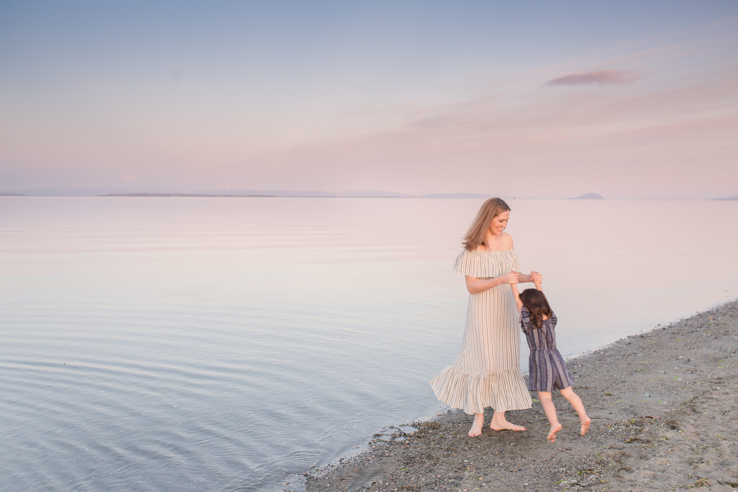 Centennial Beach Motherhood Sessions-10.jpg