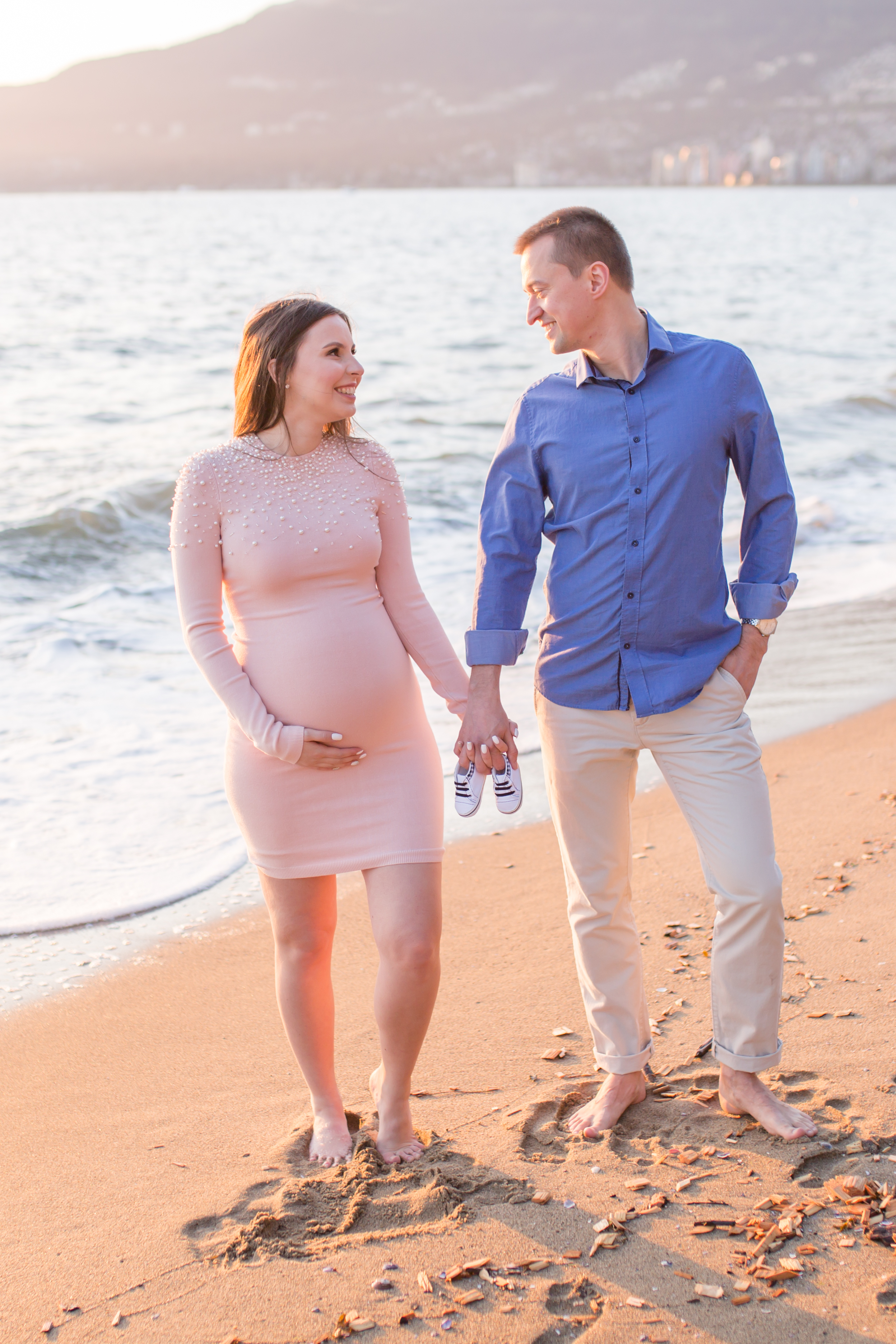 Stanly Park Maternity Pictures-25.jpg