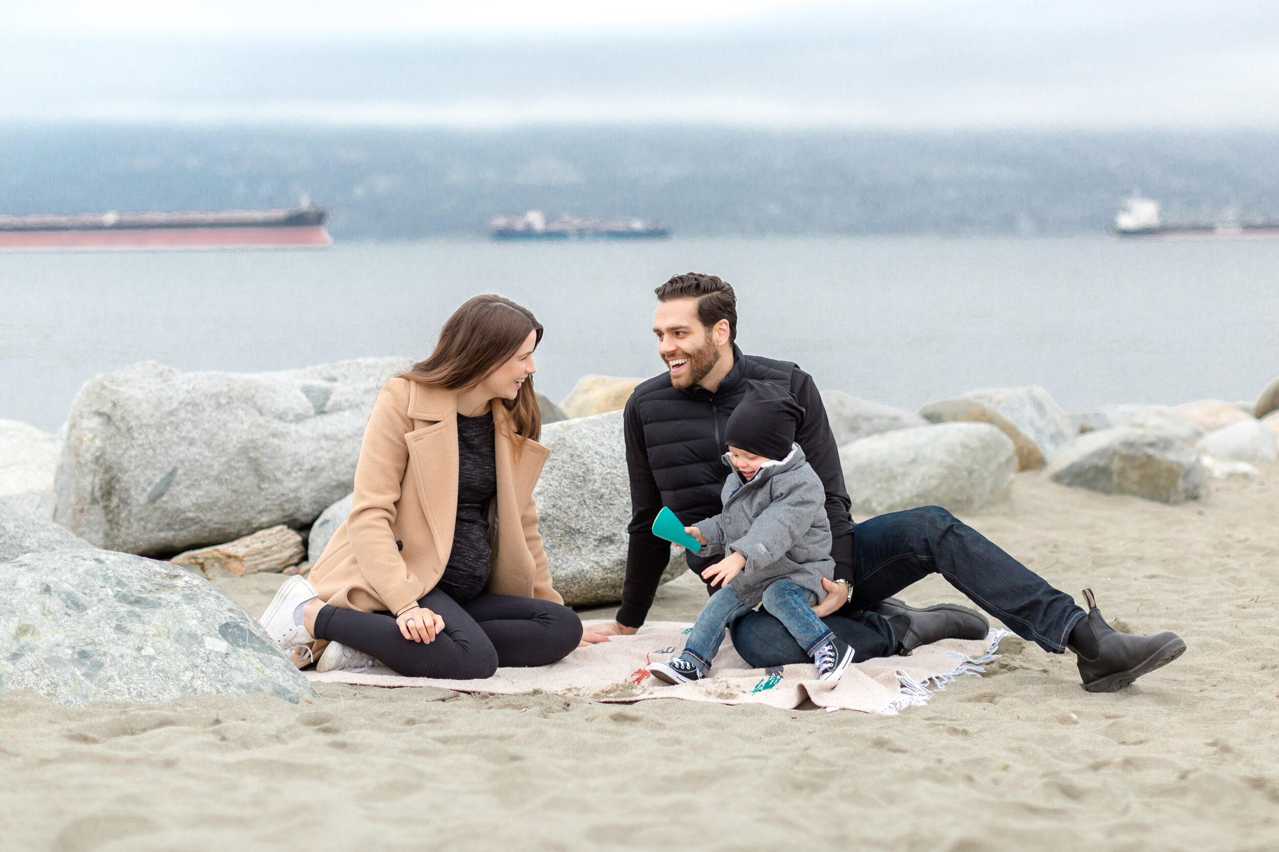 Spanish Banks Maternity Photos-12.jpg