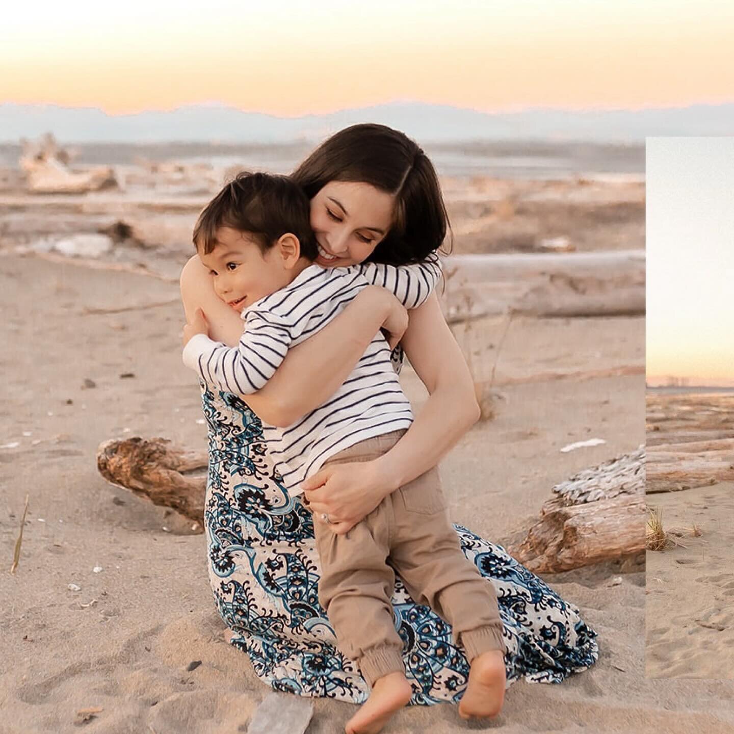 We were so lucky with the most perfect March weather that reminded me of summer days during this past weekends  maternity session. ✨ Watching this sweet family play, cuddle  and just enjoy each other at the beach was pure magic! @kazooms27 

Baby num