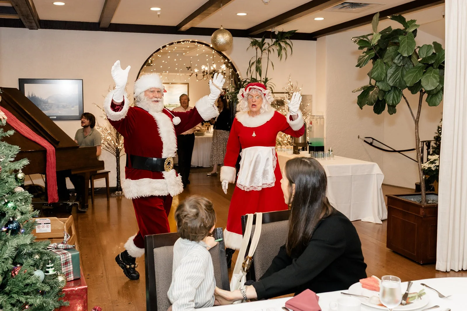 Capilano Santa_websize.jpg