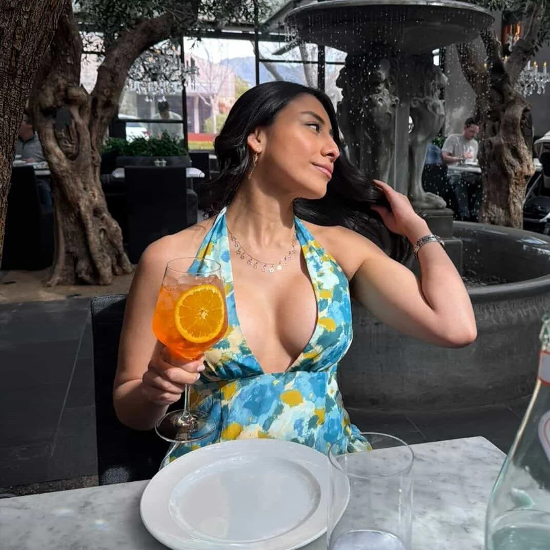 Our gorgeous patient ~2 months post-op! 🔥👙

She received 365cc moderate profile breast implants, creating beautiful fullness and natural balance.

In her own words:
"I am so happy with my results and so grateful to be almost at the end of my p