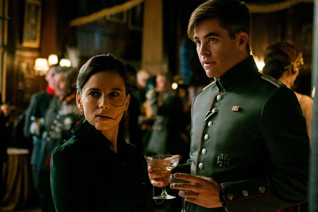 As A Woman With A Facial Disfigurement This Wonder Woman Villain Pisses Me Off Bustle Ariel Henley