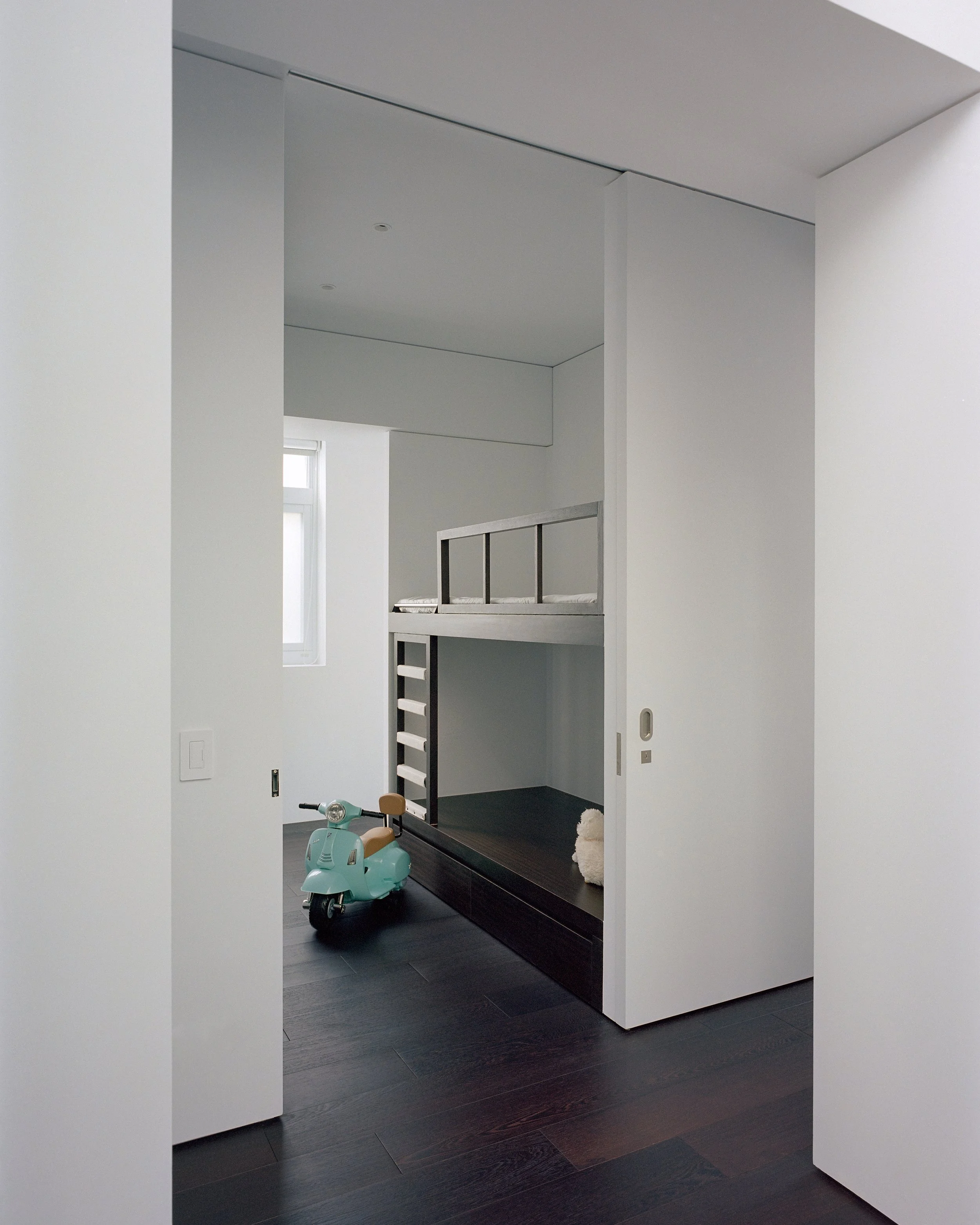 室內設計中的細部美學：溝縫設計與材質收頭工法 