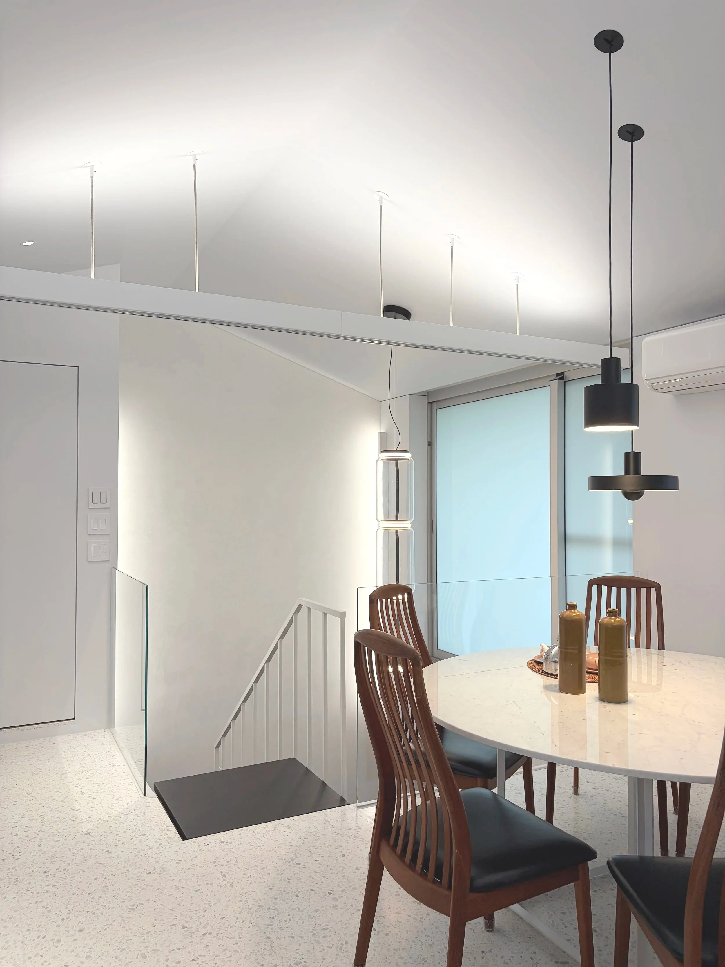 間接燈源與調光器：空間的氛圍光影