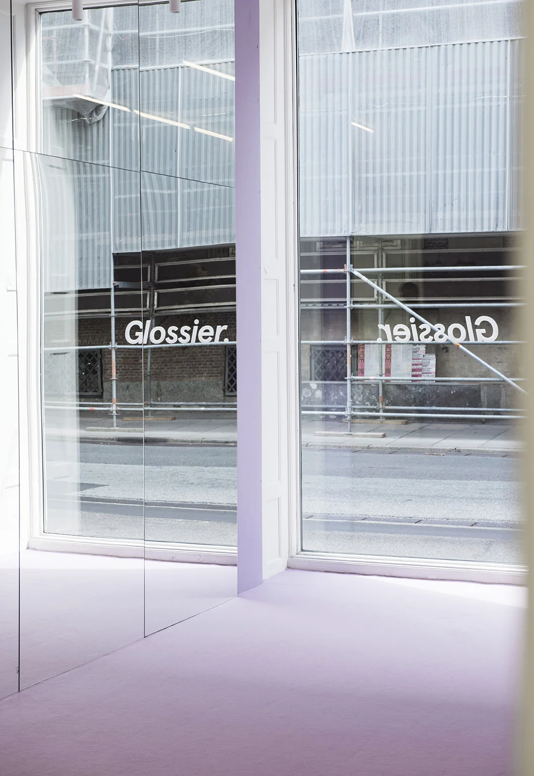 GLOSSIER