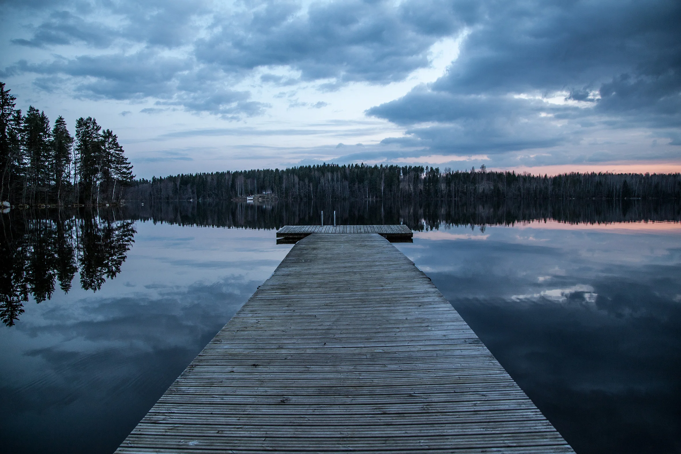 dock-into-the-water-in-finland v3.jpg