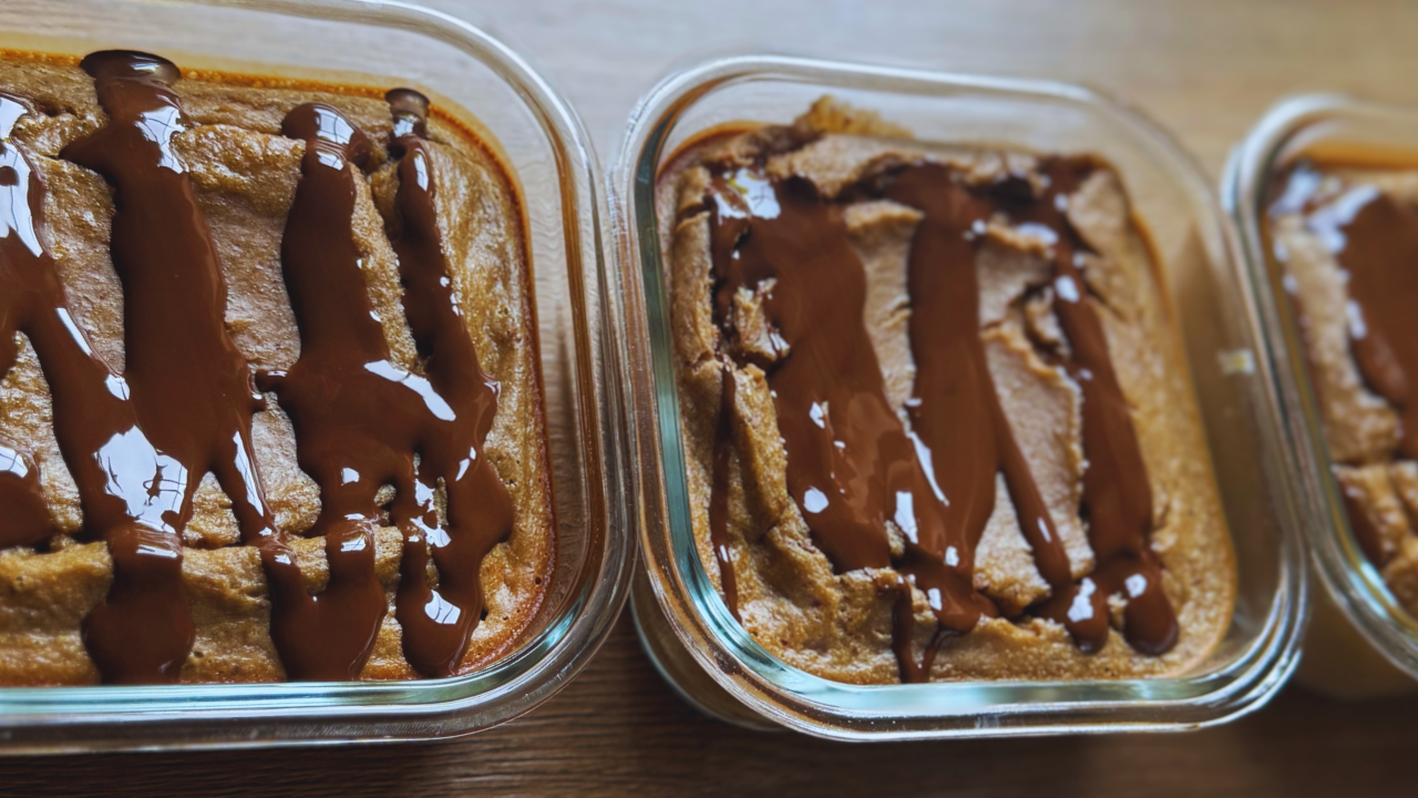 🌱 Chocolate PB Baked Oat Cake