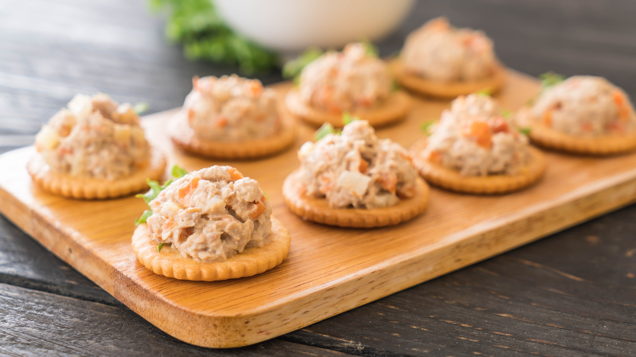 Tuna Salad & Crackers