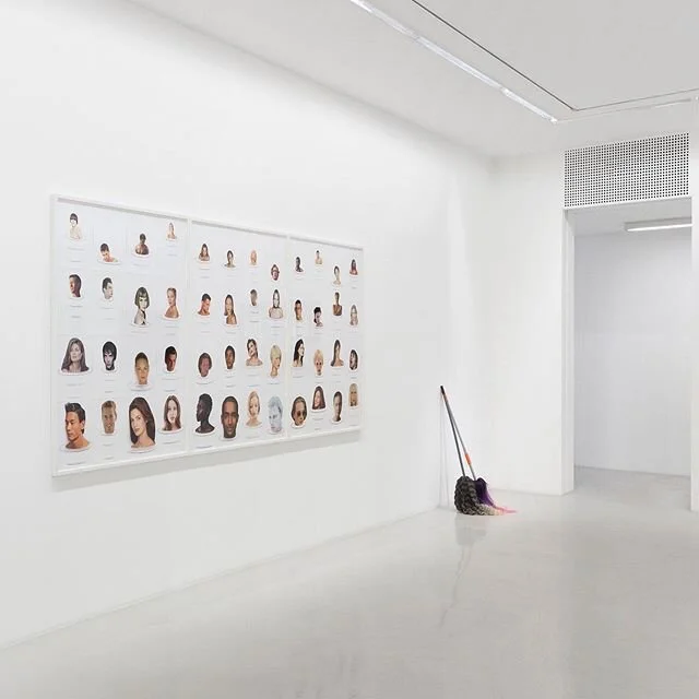 [DERNIERS JOURS] 
Derniers jours pour d&eacute;couvrir l&rsquo;accrochage &laquo; Restons Unis - You&rsquo;ll never Walk alone &raquo; avec des oeuvres de Sylvie Auvray, Claude Closky, Alain Séchas et Vincent Olinet ! 
@galerieperrotin Jusqu&rsquo;a