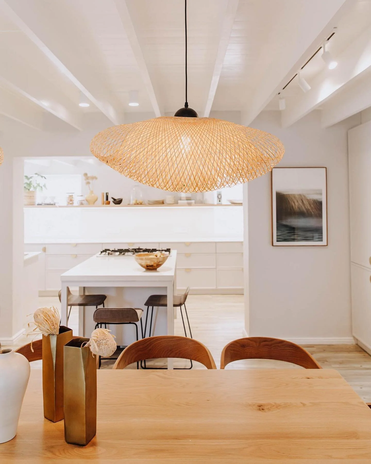 The heart of the home 🤍
see more of our Meadowlane transformation via the link in bio 

#interior #design #interiordesign #interiordecor #interiordecorating
#interiorstyling #styling #residentialinterior #residentialdesign
#homeinterior #homedesign 