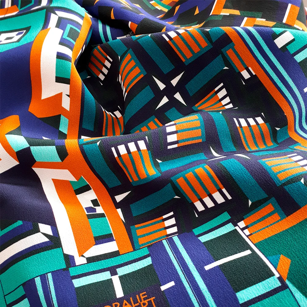 Kimono femme en soie, made in France, design original, cadeau idéal