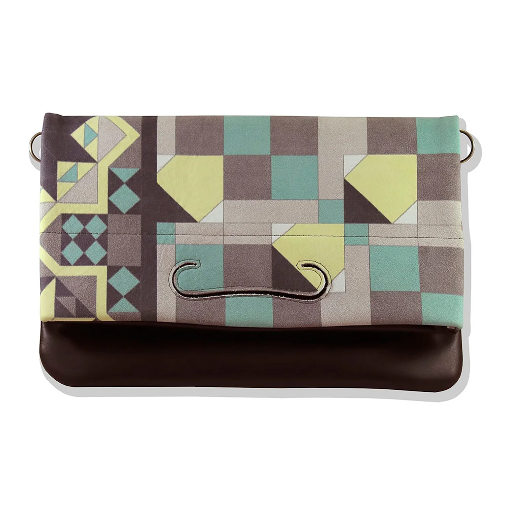 clutch_noir_collab_coralie_prevert_nasongo_devant-1_1000x1000.jpg