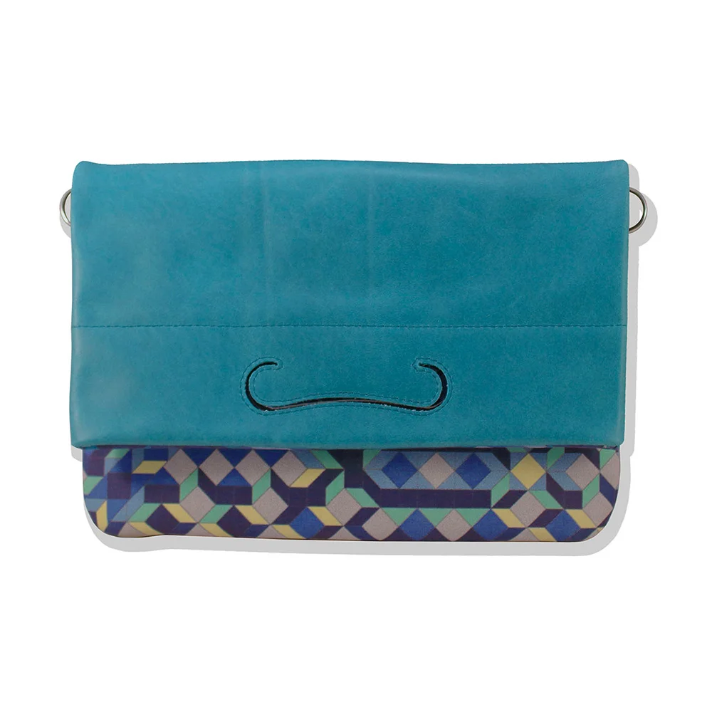clutch_turquoise_collab_coralie_prevert_nasongo_devant-2_1000x1000.jpg